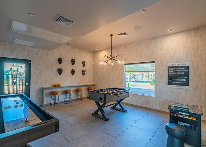 Apartment Game Day Ready Balcony Pool Gym Parking Wd Glendale