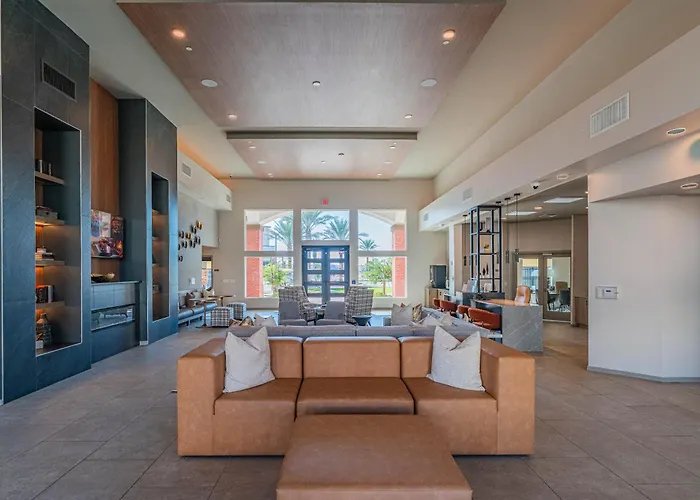 Game Day Ready Balcony Pool Gym Parking Wd Apartment Glendale